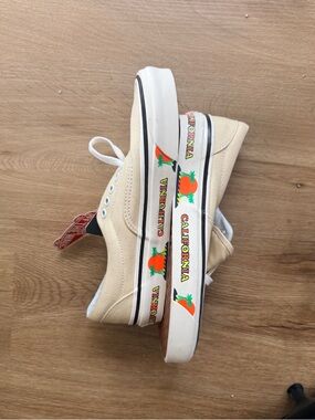 NWT Vans California Beige Low-Top Sneakers 8